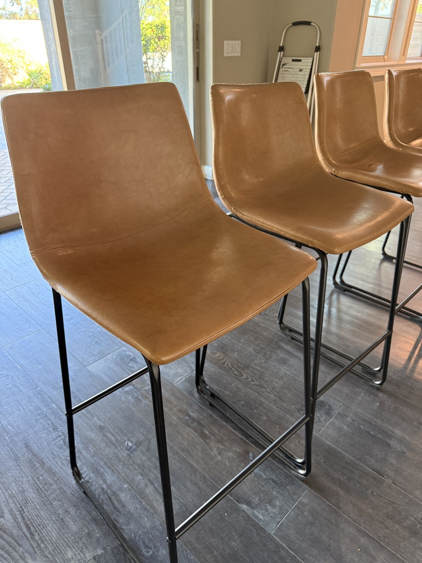 4 Faux Leather Counter Height Bar Stools PERFECT Condition 
