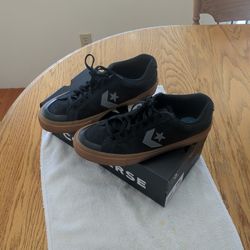$30.00 TODAY ONLY! BRAND NEW MEN'S CONVERSE SKATE SHOES SIZE 11 WITH COMFORT CUSHION!