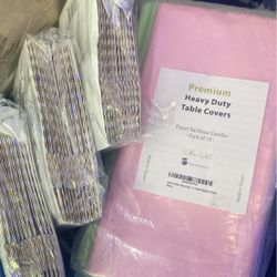 Table Cloths & Mini Gift Bags 