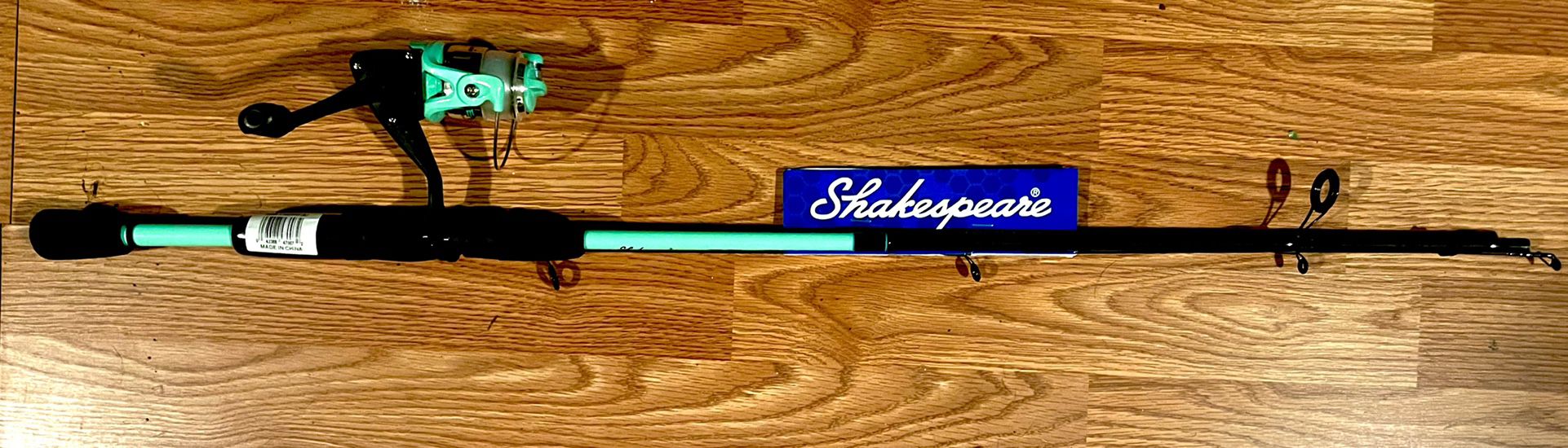 Shakespeare Reverb Fishing Pole Turquoise for Sale in Birmingham