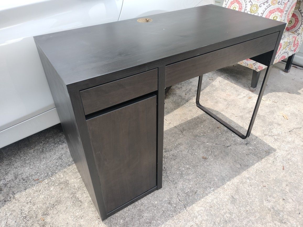 ✨IKEA Modern Brown Desk/Vanity✨
