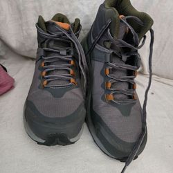 Eddie Bauer  mens outdoor hiking shoes