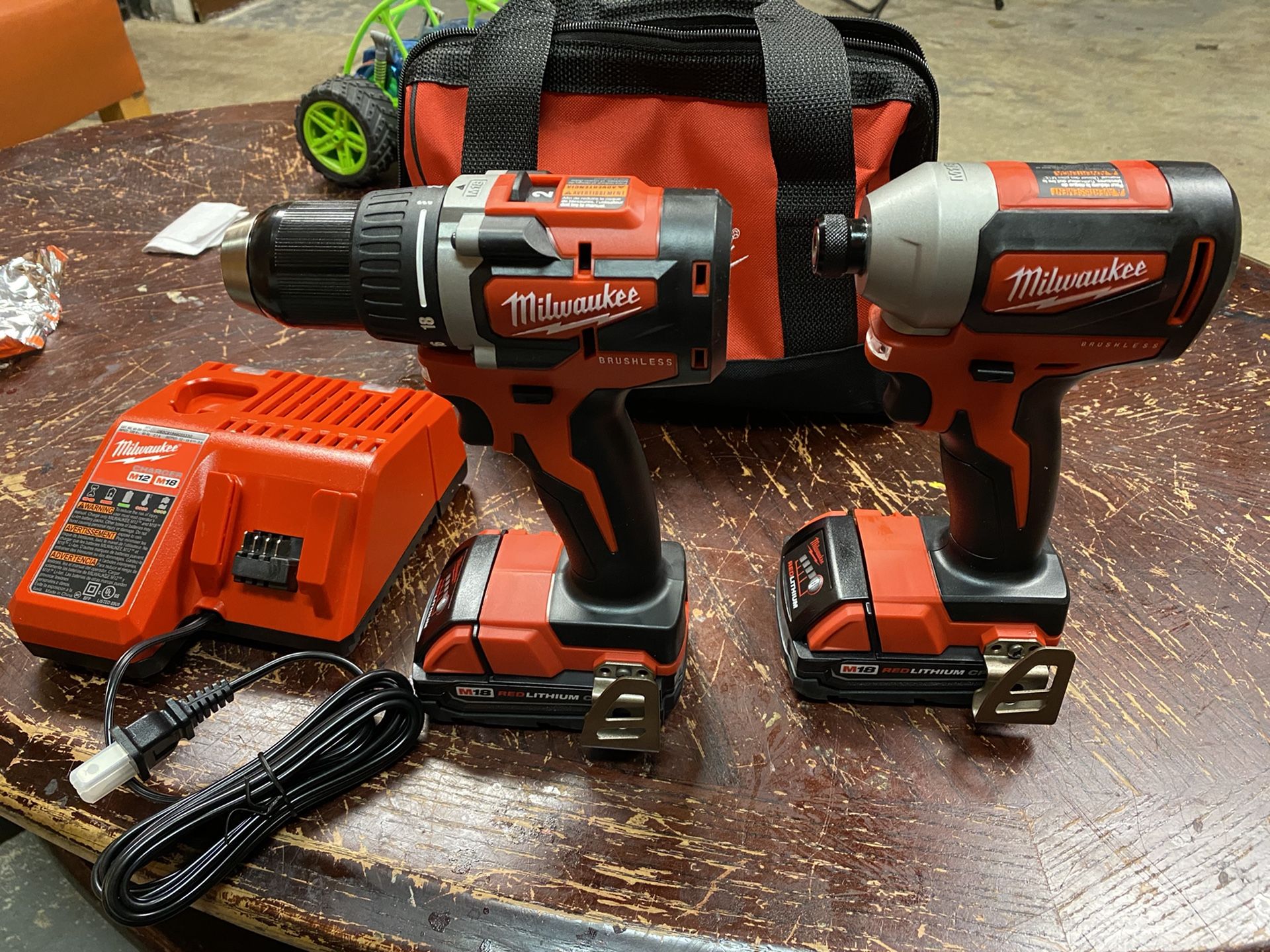 milwaukee hammer drill and impact driver 18 V