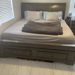 Selling Bedroom Set