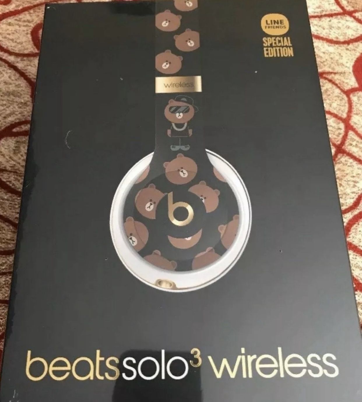 Apple Beats Solo 3 Wireless Line In Friends!