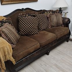 Elegant furniture bundle. Juego de sala