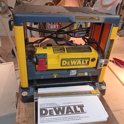 12 1/2 inch Dewalt two-blade planar