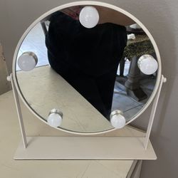 Small Vanity Mirror With Lights 