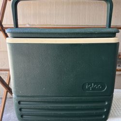 Retro Deep Green Igloo Cooler