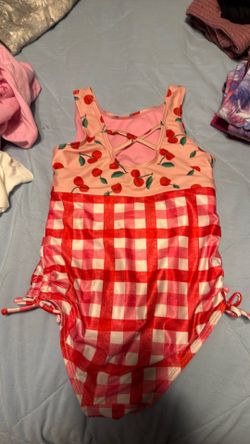 Girls swimsuit