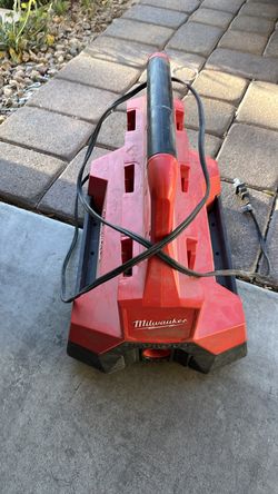Milwaukee 6 bay rapid charger