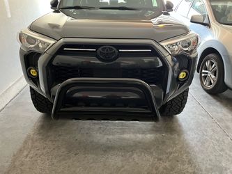 Steelcraft black bull bar with skid plate