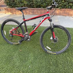 Mountain Bike 26 inch size medium 17" frame RockShox, WTB, Deore