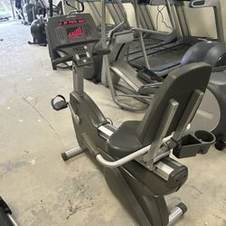 Life Fitness Recumbent Bike 