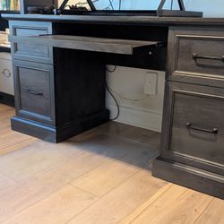 62" Executive Desk 