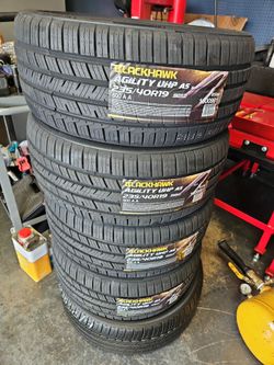 New Set 235/40/19 Blackhawk