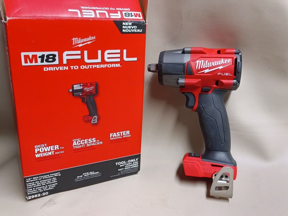 M18 Fuel 1/2 Mid Torque Impact Wrench W/Friction Ring