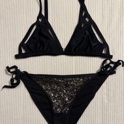 Bikini (Size large bottom & medium top?)
