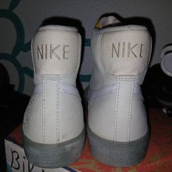 Nikes 