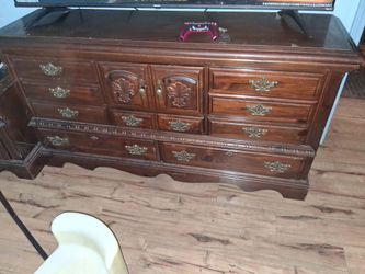Dresser's