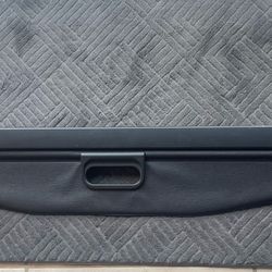 Rear Cargo Cover/Chevrolet Equinox GMC
