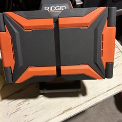 Rigid 18 V Hybrid Gen5X 2500 Lumen Three panel light (brand New)