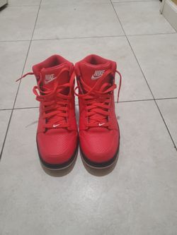NIKE SZ.10.5 MEN