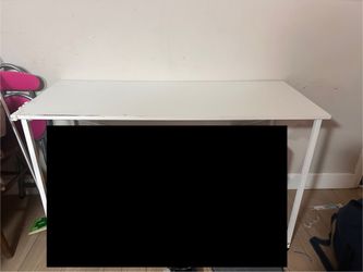 White Table/desk