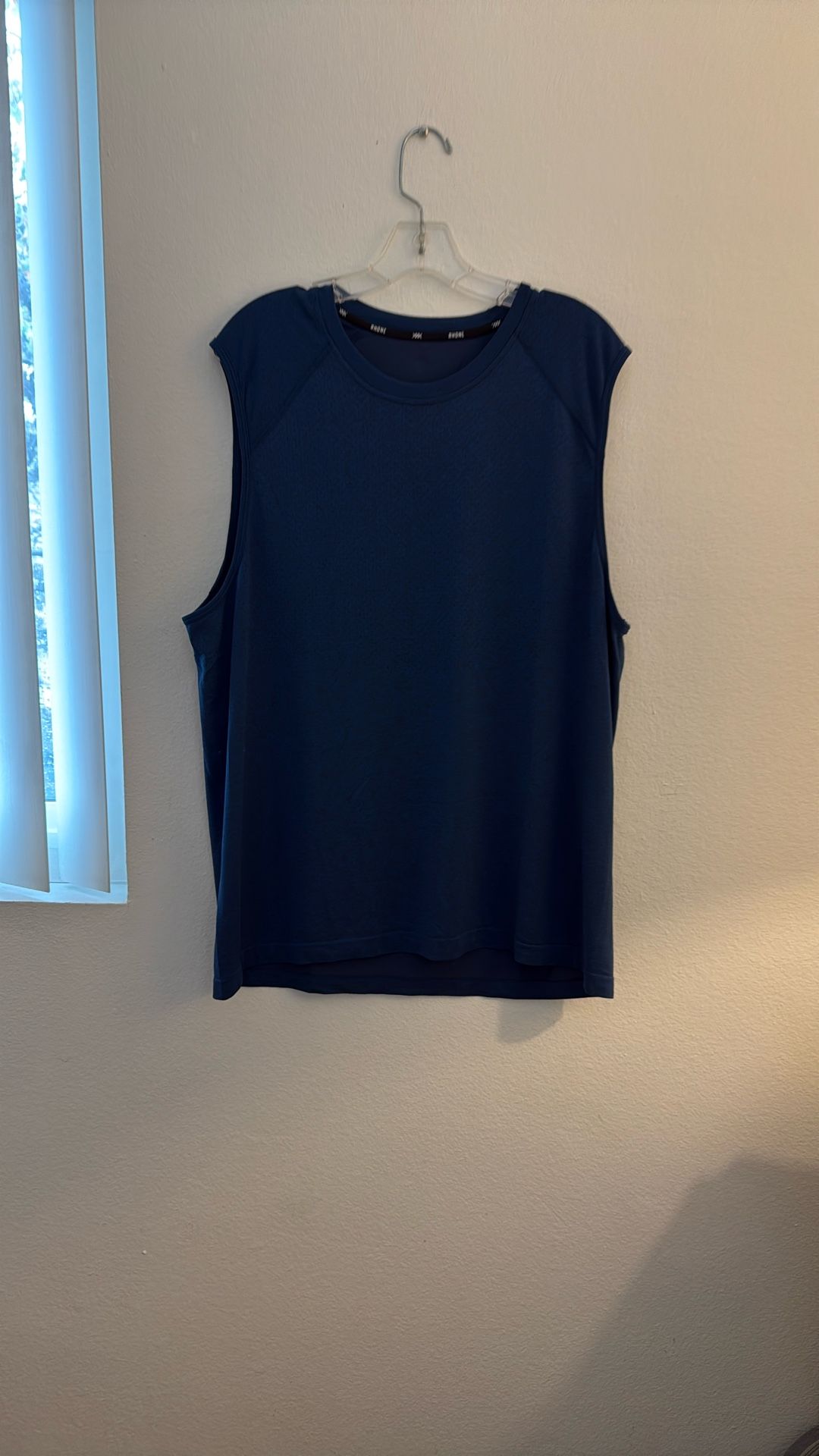 RHONE T- Shirts Size Mens XL. Good https://offerup.com/redirect/?o=Q29uZGl0aW9uLkJsdWU= And Green Colors.