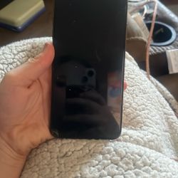 iPhone XS Max ( DOES NOT TURN ON)