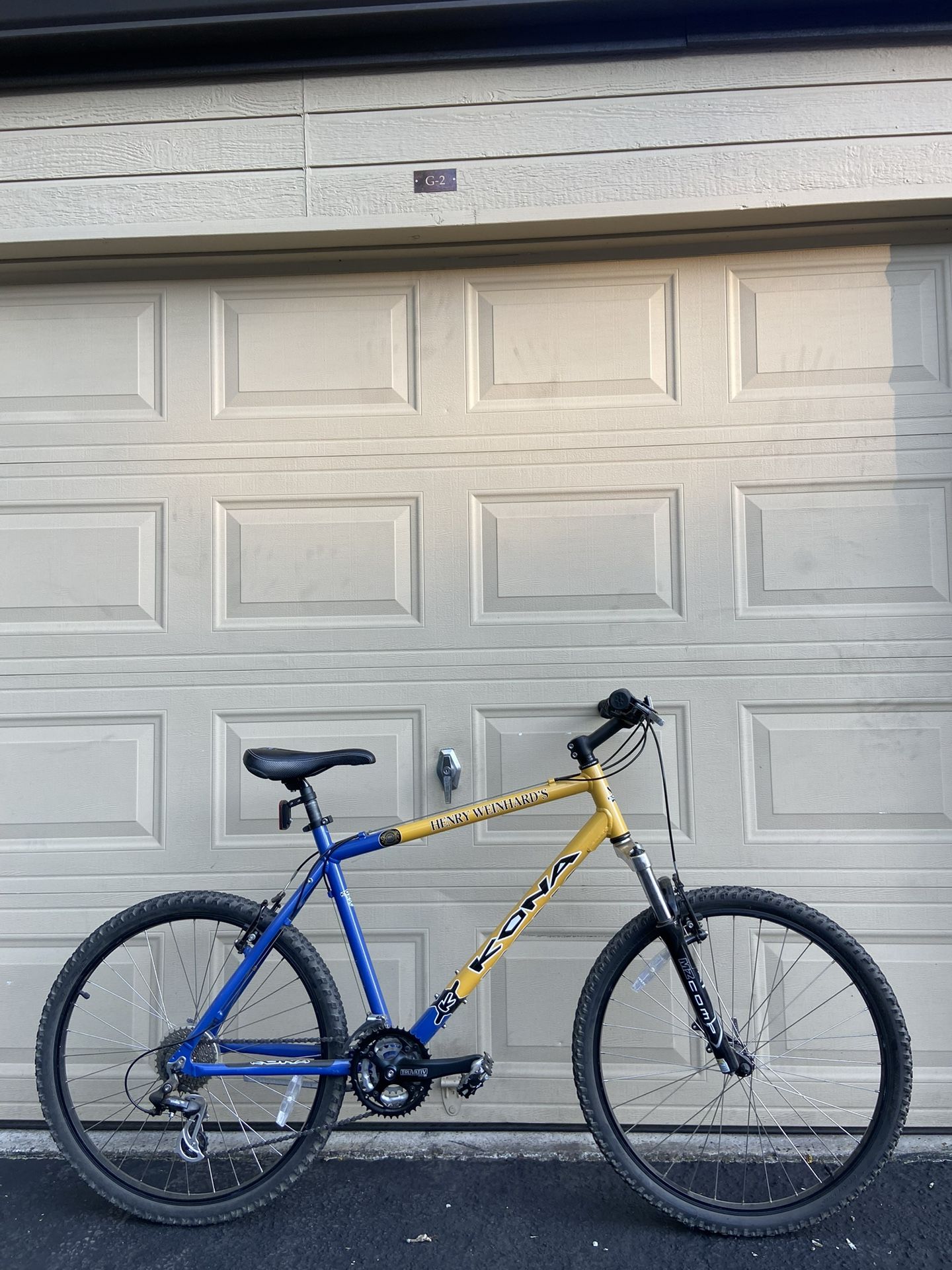 KONA Henry Weinhard’s Hardtail Men’s Mountain Bike – 26” wheels – 20” Frame – Shimano Bicycle