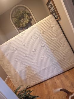 Queen  mattress comes with platform