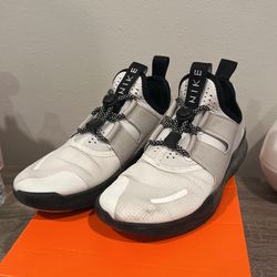 Size 7.5 W Nike