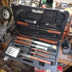 Brookstone Professional Barbecue Tool Kit for Sale in Miami FL OfferUp