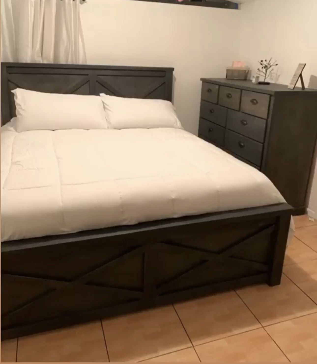 King Size Bed With Mattress And Dresser
