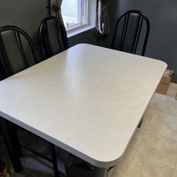 Kitchen table and chairs. Restaurant quality.