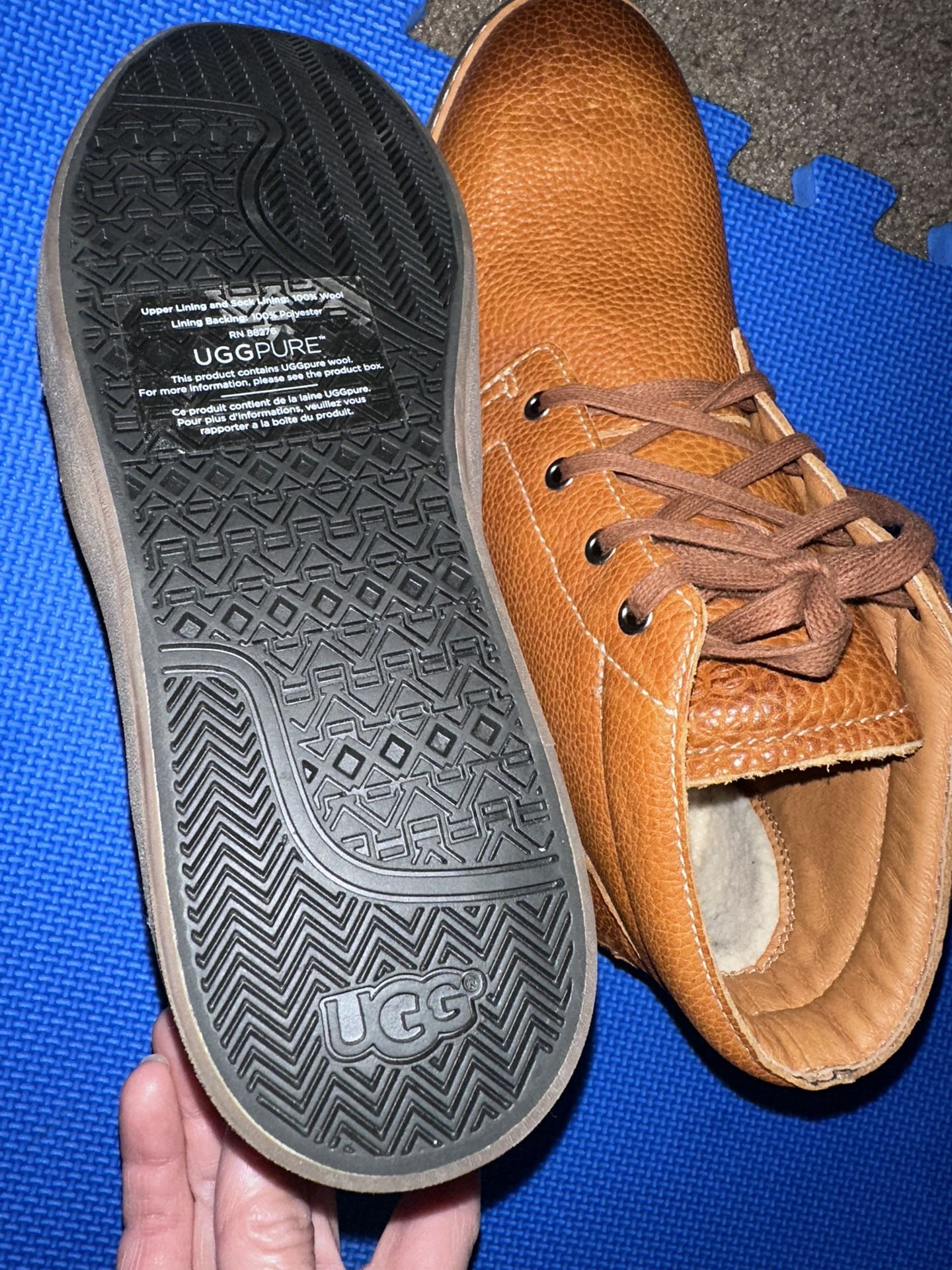 Sz9.5 UGG midhigh Mens very soft leather Boots -NWT