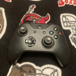 Xbox One controller (READ)