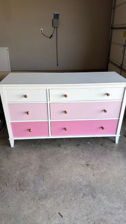 Little girls dresser