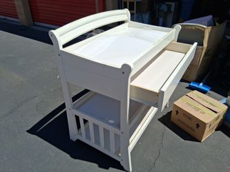 Baby changing table
