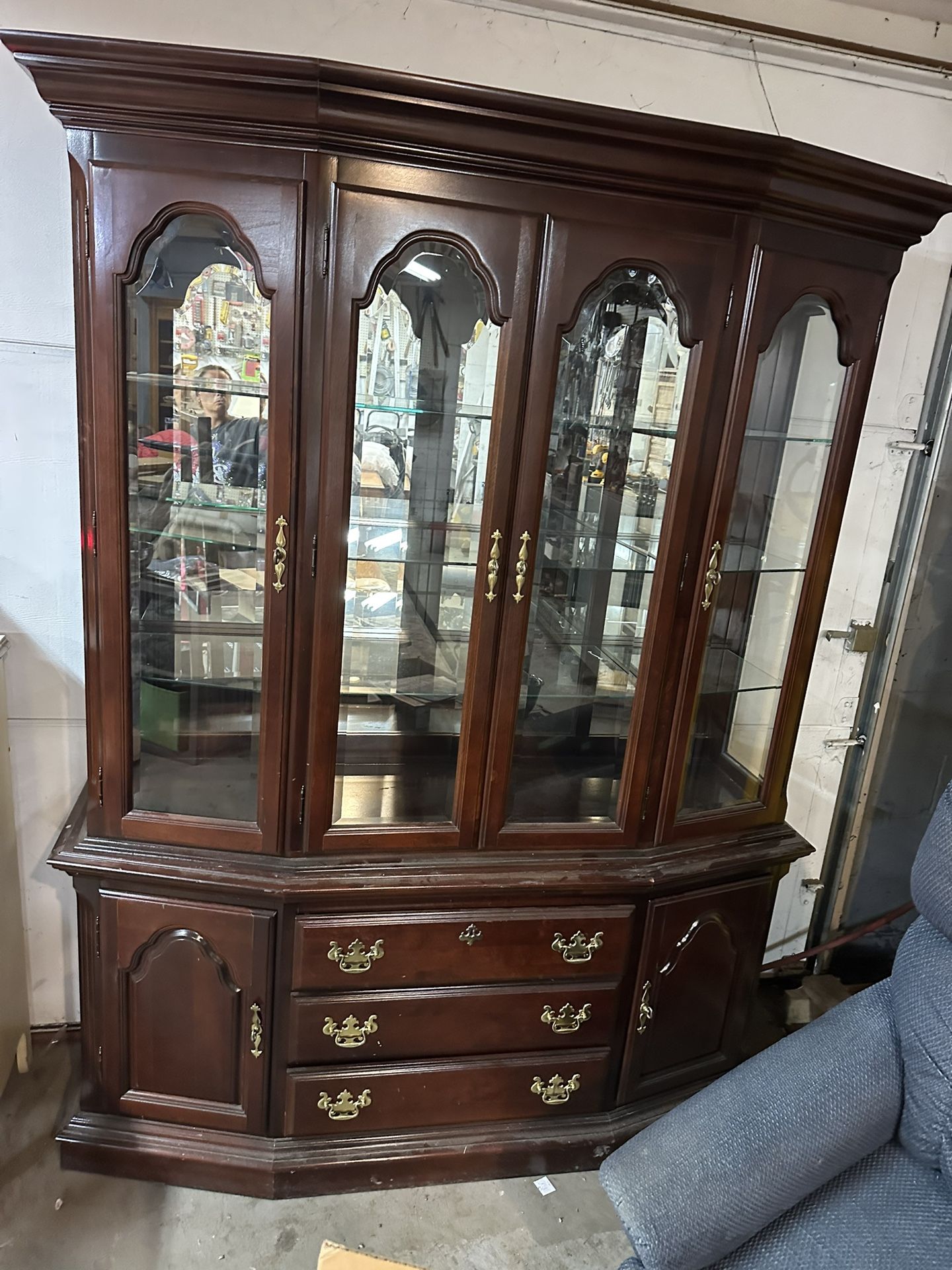Mahogany China Curio Display Cabinet