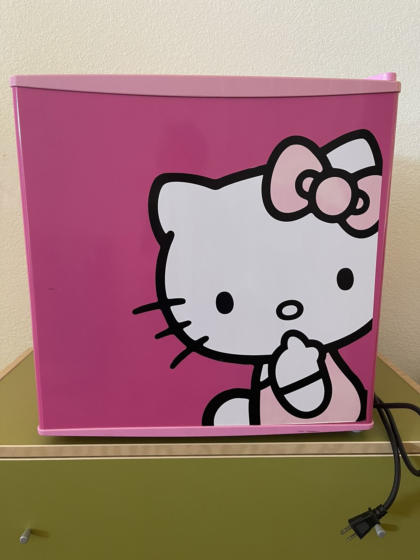 Mini Refrigerator -Rare Hello Kitty