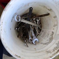 different size wrenches 