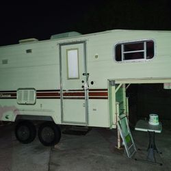 Motorhome For Sale. Obo.   All The Plumbing  Working. Goose Neck . Pink Slip In Hand clean Titles. 