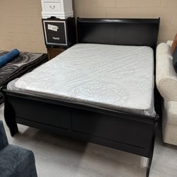 BRAND NEW QUEEN BED & MATTRESS 