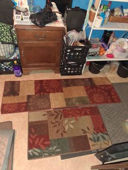 Set of 2 Earth tone area rugs