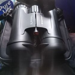 Celestron OUTLAND X.       10X40 BINOCULARS 