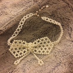 Faux Pearl Bow Choker