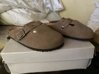 Woman’s  clogs
