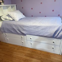 Twin Size Girls Bed